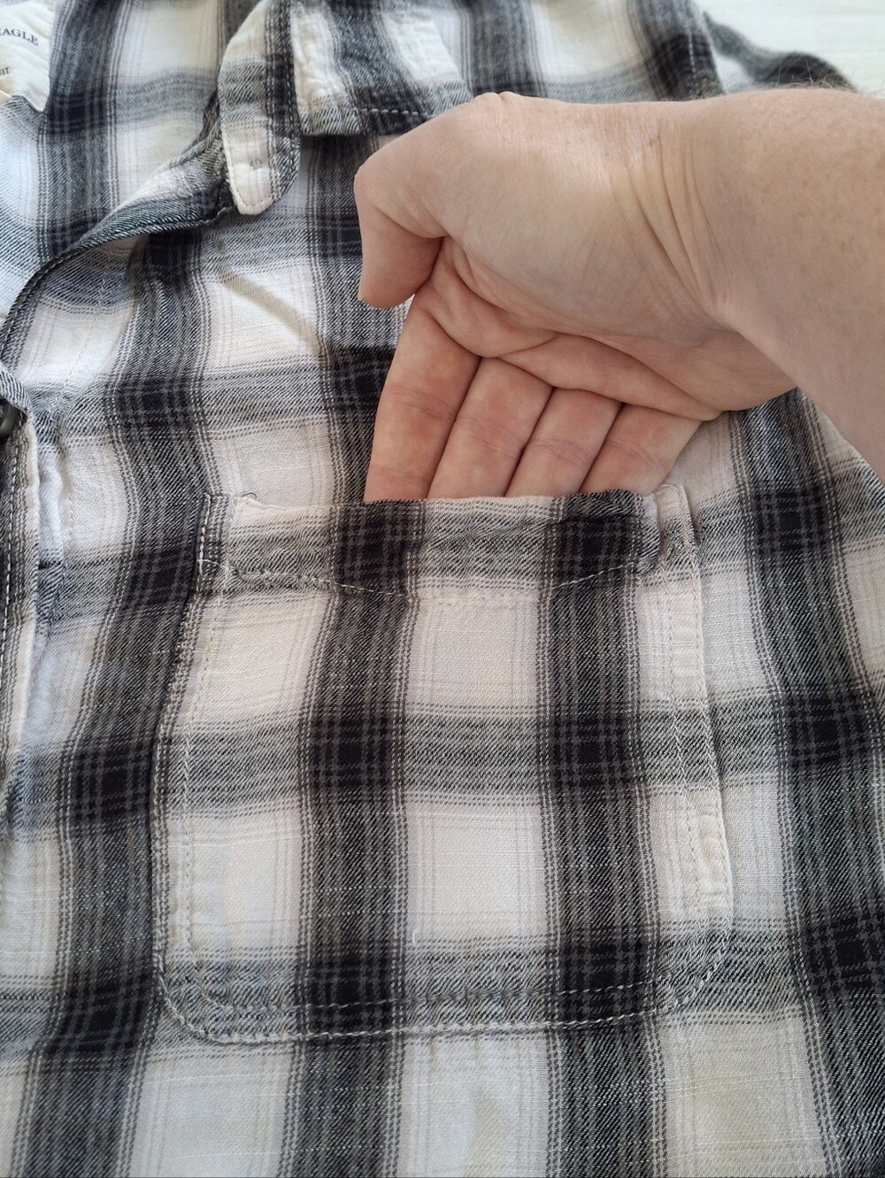American Eagle Large Boyfriend Fit Black White Plaid Long Sleeve Shirt - Picture 14 of 14